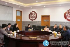 青羊區(qū)教科院專家到文翁實驗中學調(diào)研