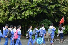 龍泉驛六中走進(jìn)建川博物館，傾聽歷史的